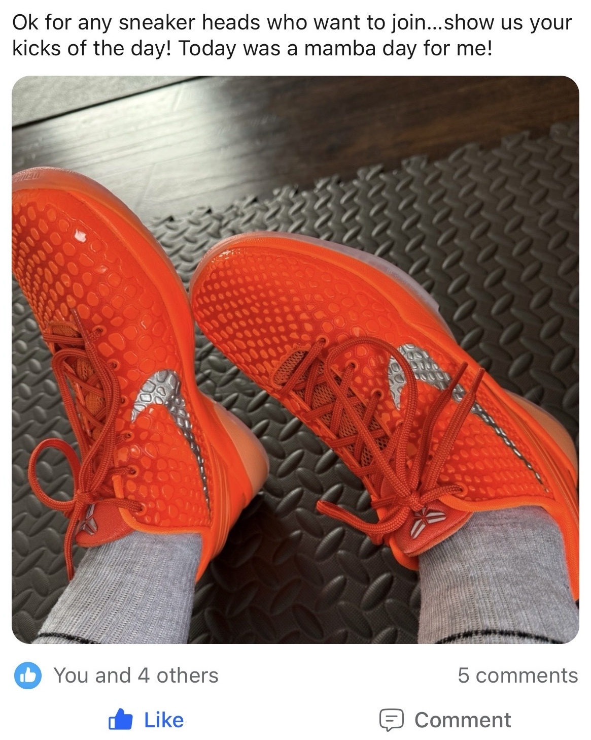 Community chat screenshot from inside Sports Bra Strength